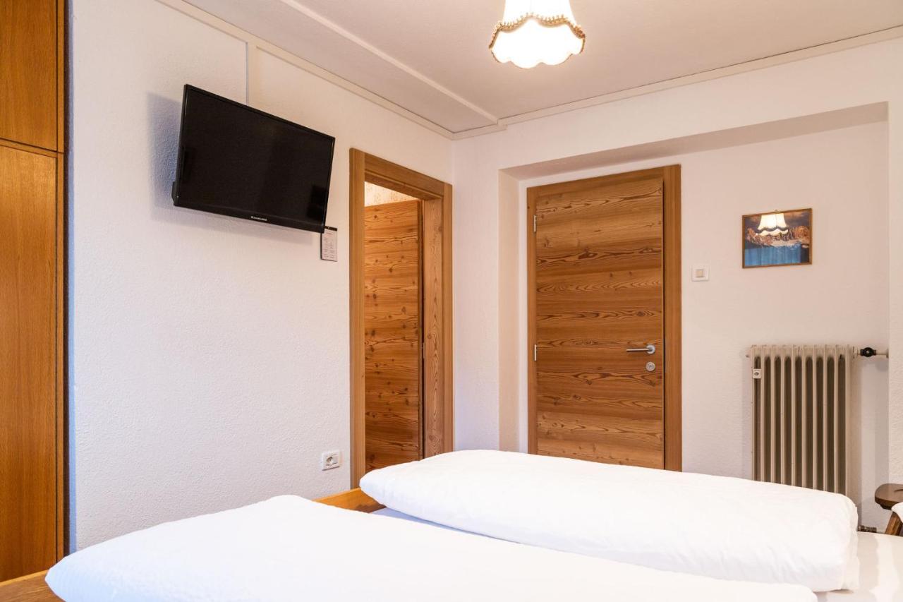 Garni Juri Bed & Breakfast La Villa  Exterior photo
