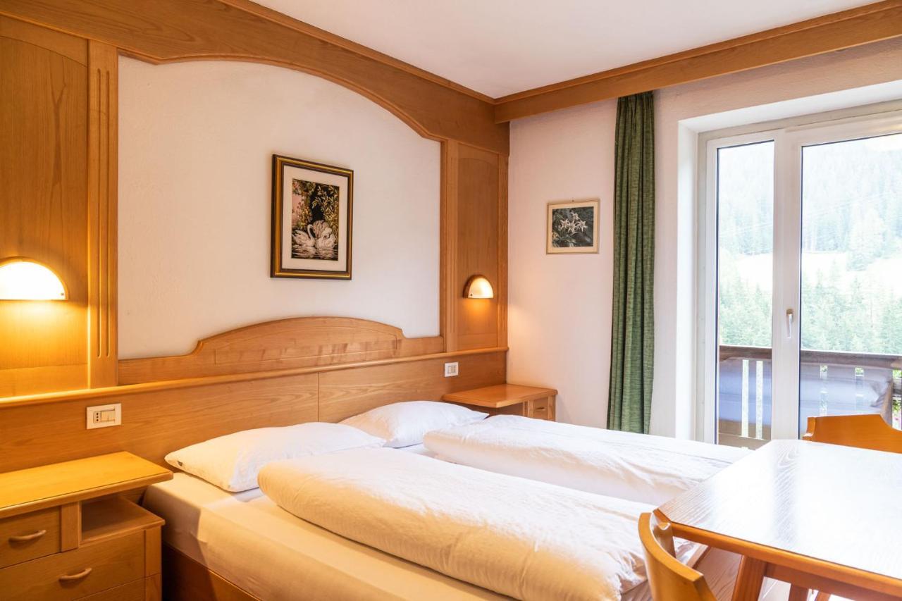 Garni Juri Bed & Breakfast La Villa  Exterior photo