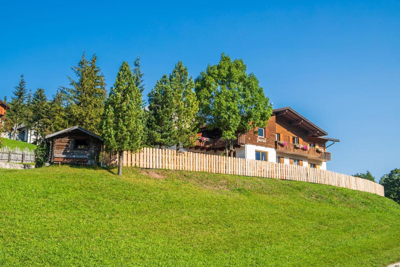Garni Juri Bed & Breakfast La Villa  Exterior photo