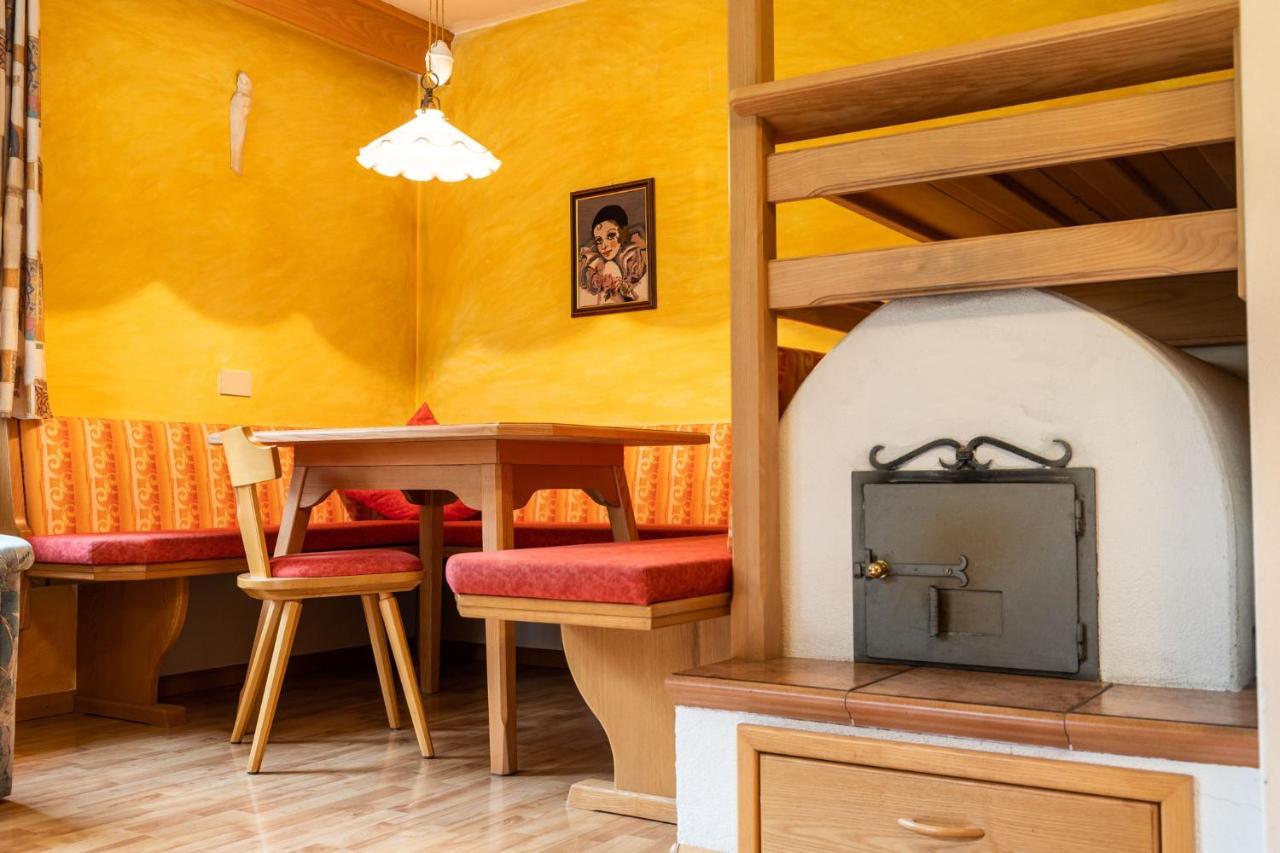 Garni Juri Bed & Breakfast La Villa  Exterior photo
